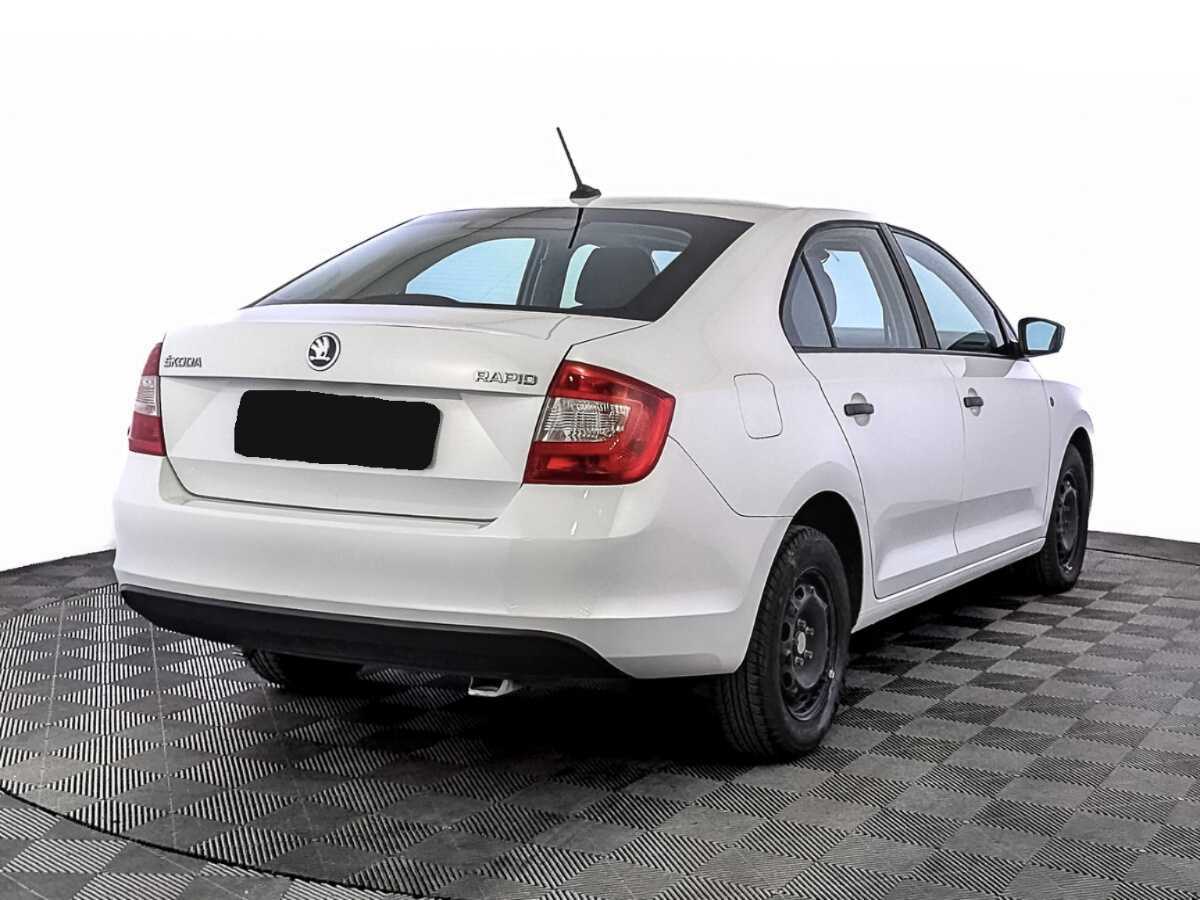 Skoda Rapid с пробегом — 2017 год. Фото: #4