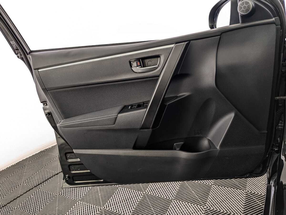 Toyota Corolla с пробегом — 2017 год. Фото: #18