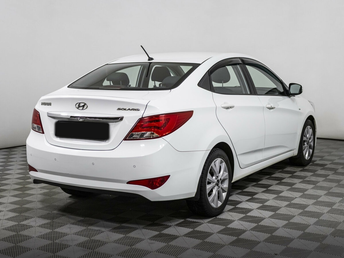 Hyundai Solaris с пробегом — 2015 год. Фото: #4