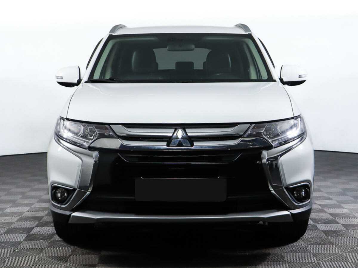 Mitsubishi Outlander с пробегом — 2017 год. Фото: #1