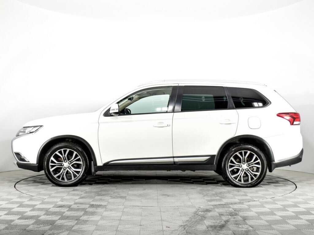 Mitsubishi Outlander с пробегом — 2017 год. Фото: #7