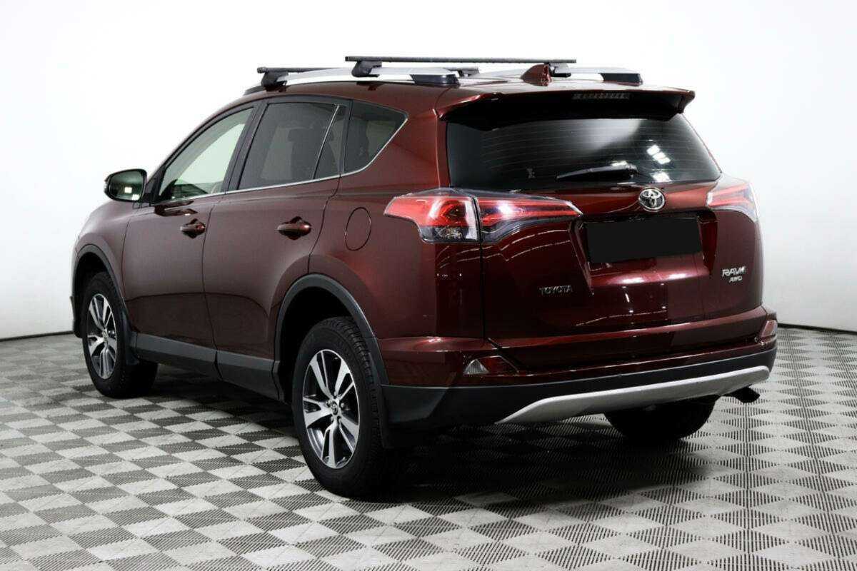 Toyota RAV4 с пробегом — 2016 год. Фото: #6