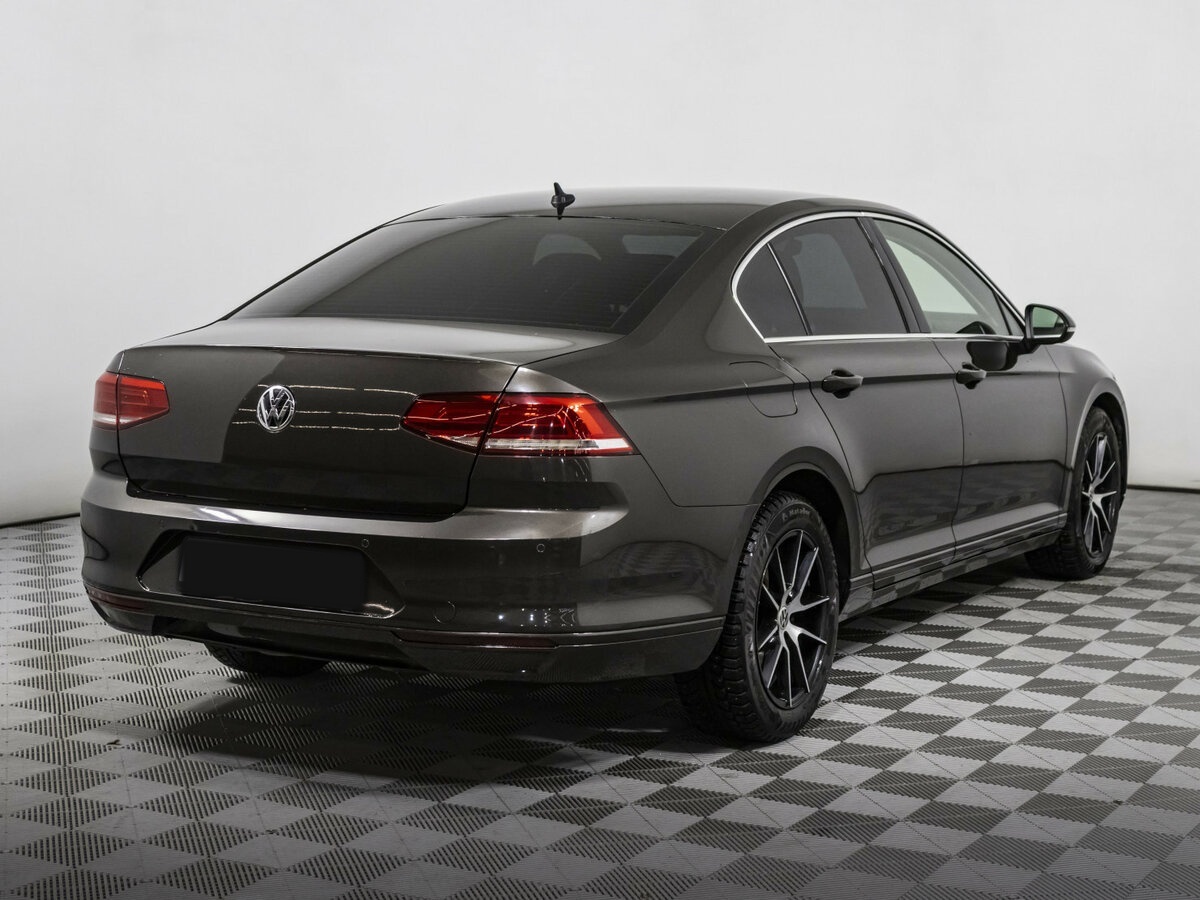 Volkswagen Passat с пробегом — 2017 год. Фото: #3
