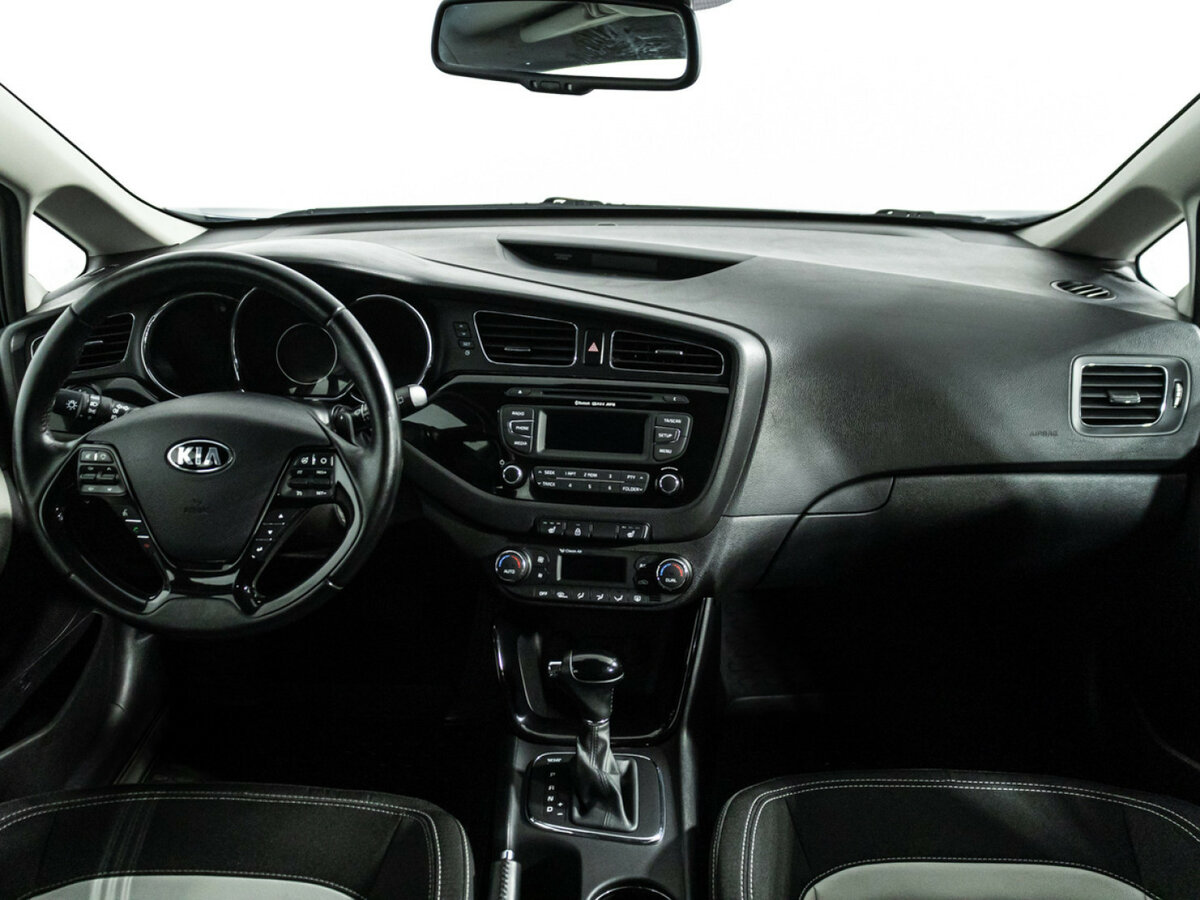 Kia Ceed с пробегом — 2015 год. Фото: #12