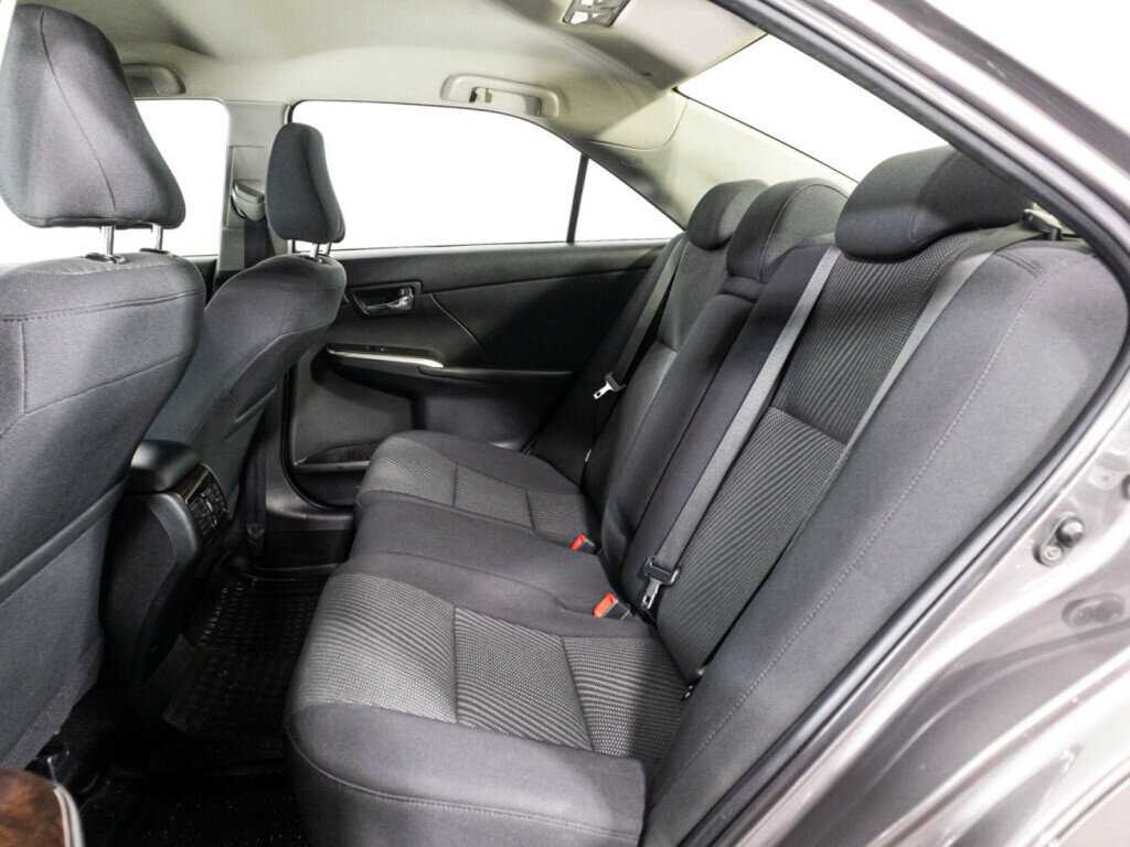 Toyota Camry с пробегом — 2015 год. Фото: #9