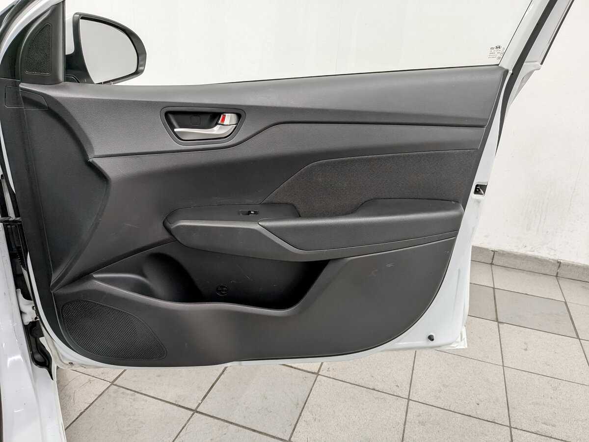 Hyundai Solaris с пробегом — 2019 год. Фото: #21