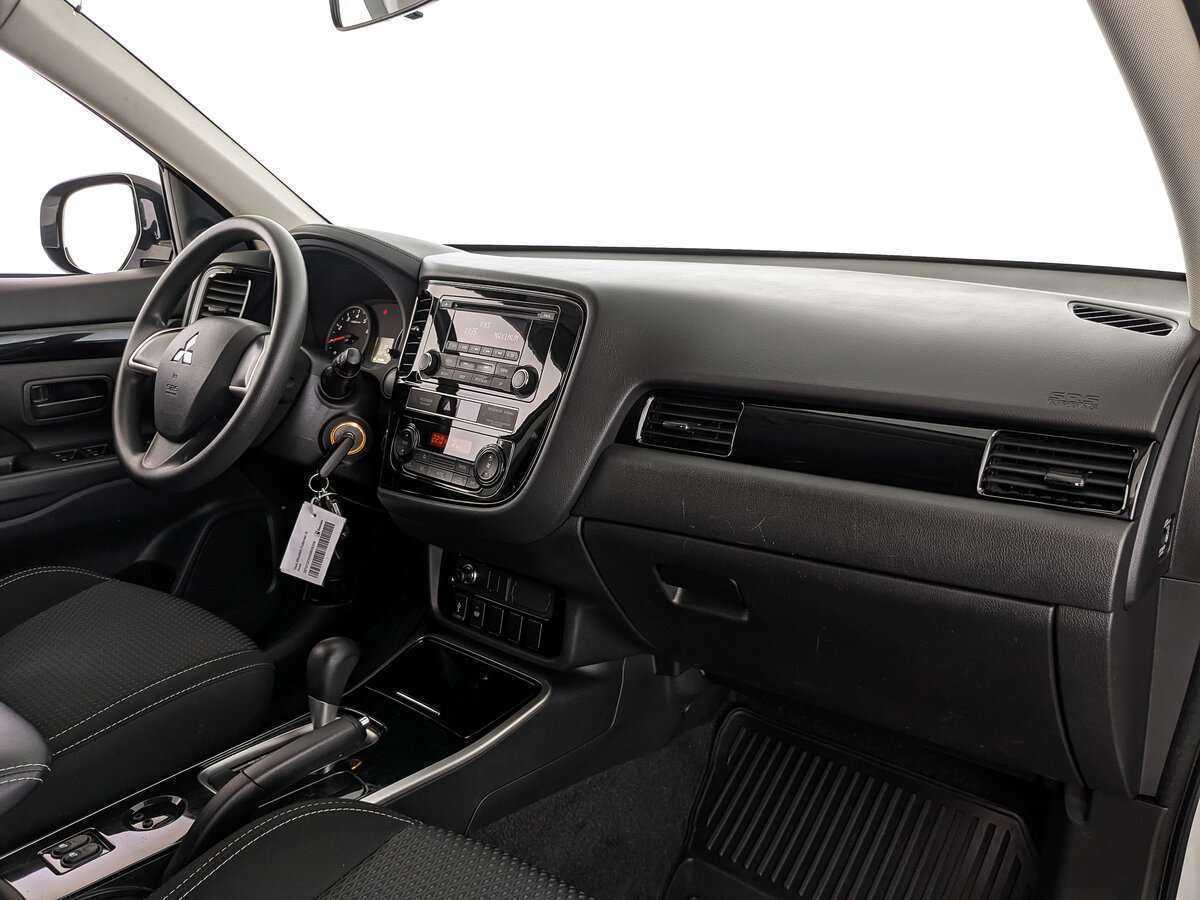 Mitsubishi Outlander с пробегом — 2019 год. Фото: #8