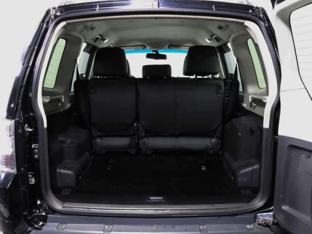 Mitsubishi Pajero с пробегом — 2013 год. Фото: #24