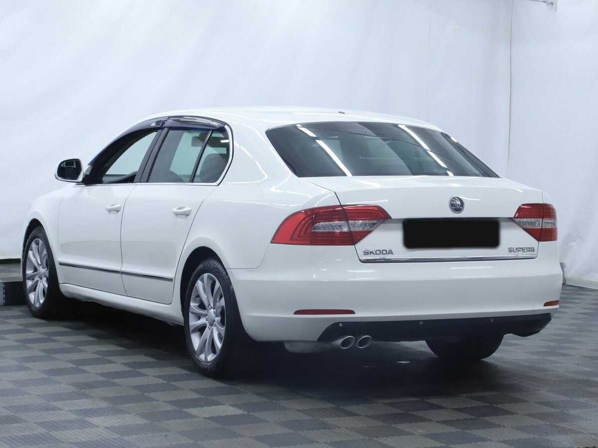 Skoda Superb с пробегом — 2013 год. Фото: #3