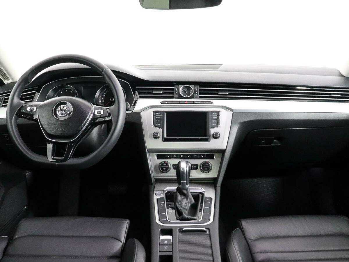 Volkswagen Passat с пробегом — 2017 год. Фото: #10