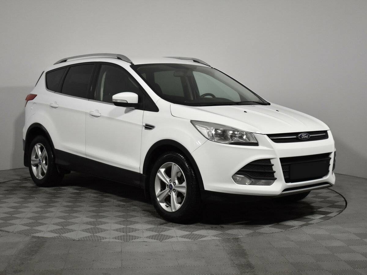 Ford Kuga с пробегом — 2014 год. Фото: #2
