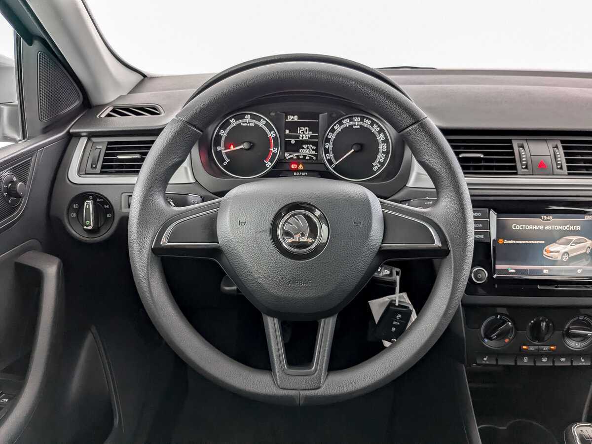 Skoda Rapid с пробегом — 2018 год. Фото: #16