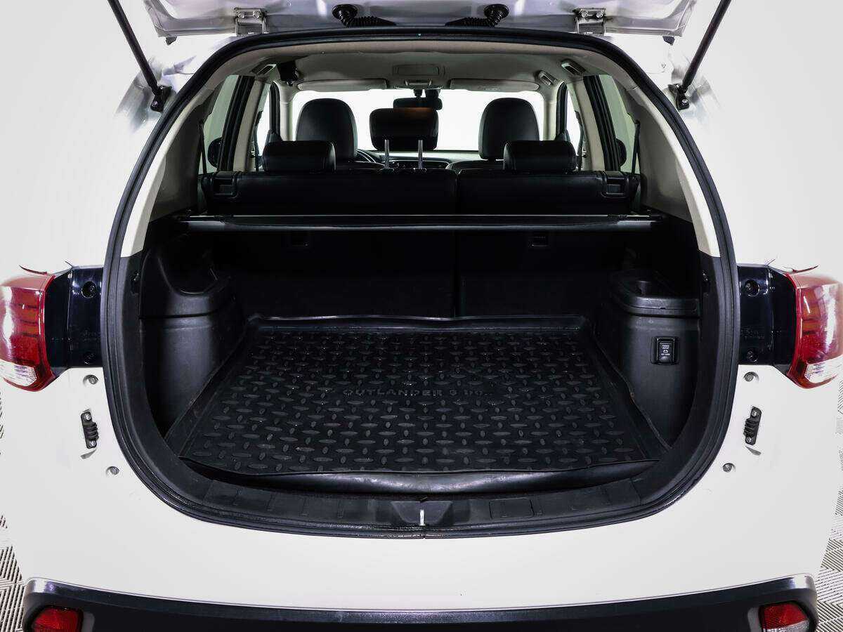 Mitsubishi Outlander с пробегом — 2017 год. Фото: #10