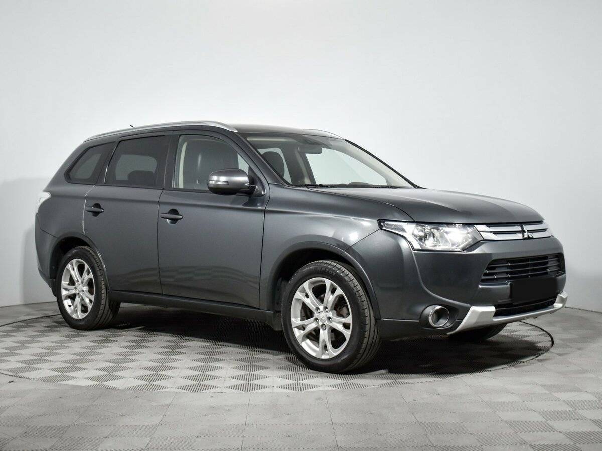 Mitsubishi Outlander с пробегом — 2014 год. Фото: #2