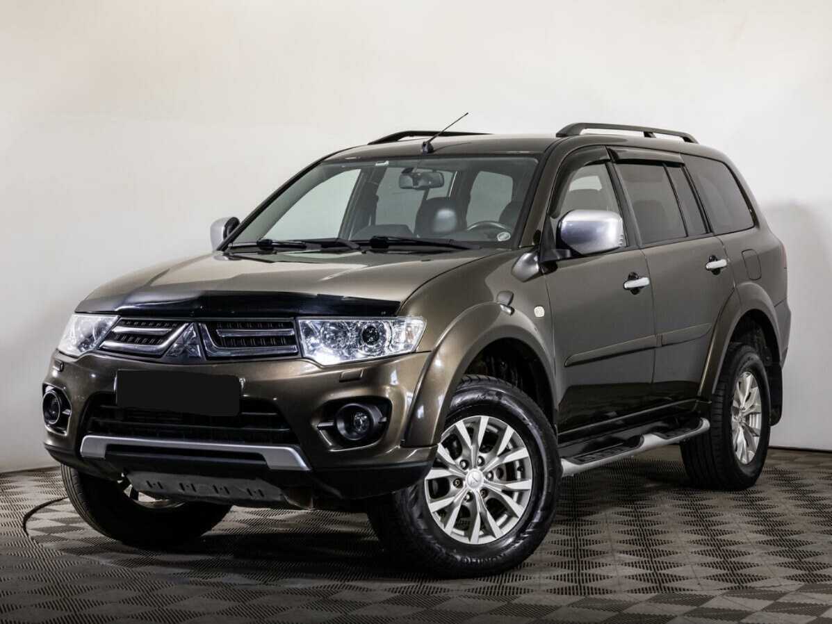Mitsubishi Pajero Sport с пробегом — 2015 год. Посмотреть фото