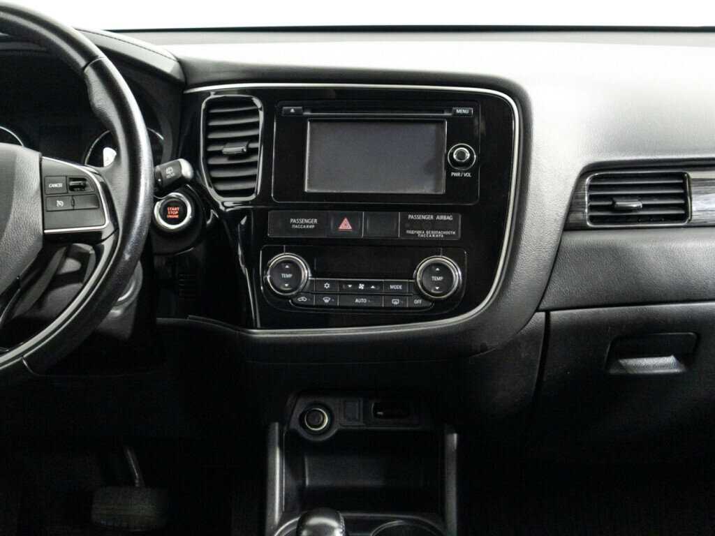 Mitsubishi Outlander с пробегом — 2016 год. Фото: #13