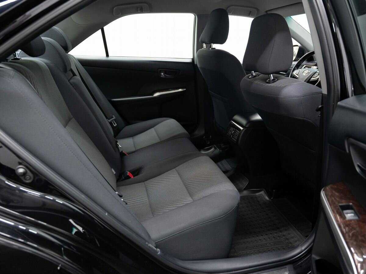 Toyota Camry с пробегом — 2016 год. Фото: #9