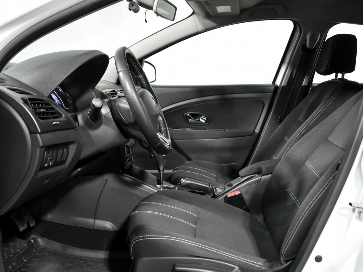 Renault Megane с пробегом — 2013 год. Фото: #10