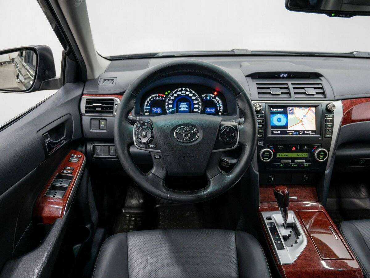 Toyota Camry с пробегом — 2014 год. Фото: #11