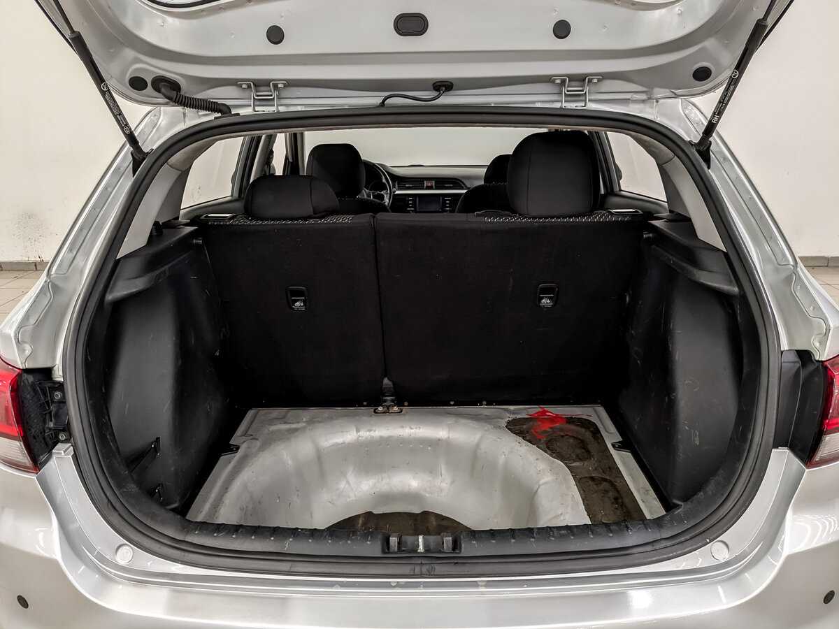 Kia Rio с пробегом — 2020 год. Фото: #9