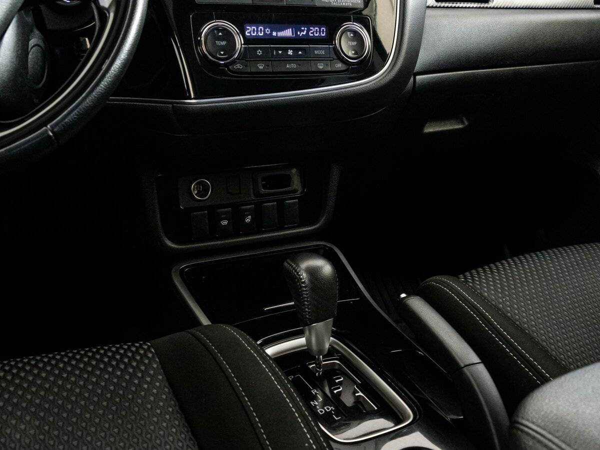 Mitsubishi Outlander с пробегом — 2018 год. Фото: #11