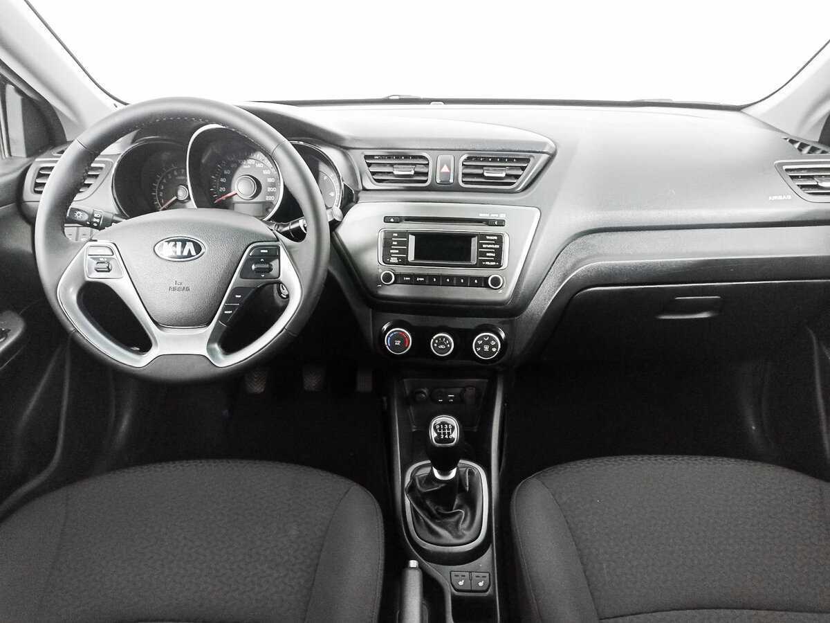 Kia Rio с пробегом — 2017 год. Фото: #11