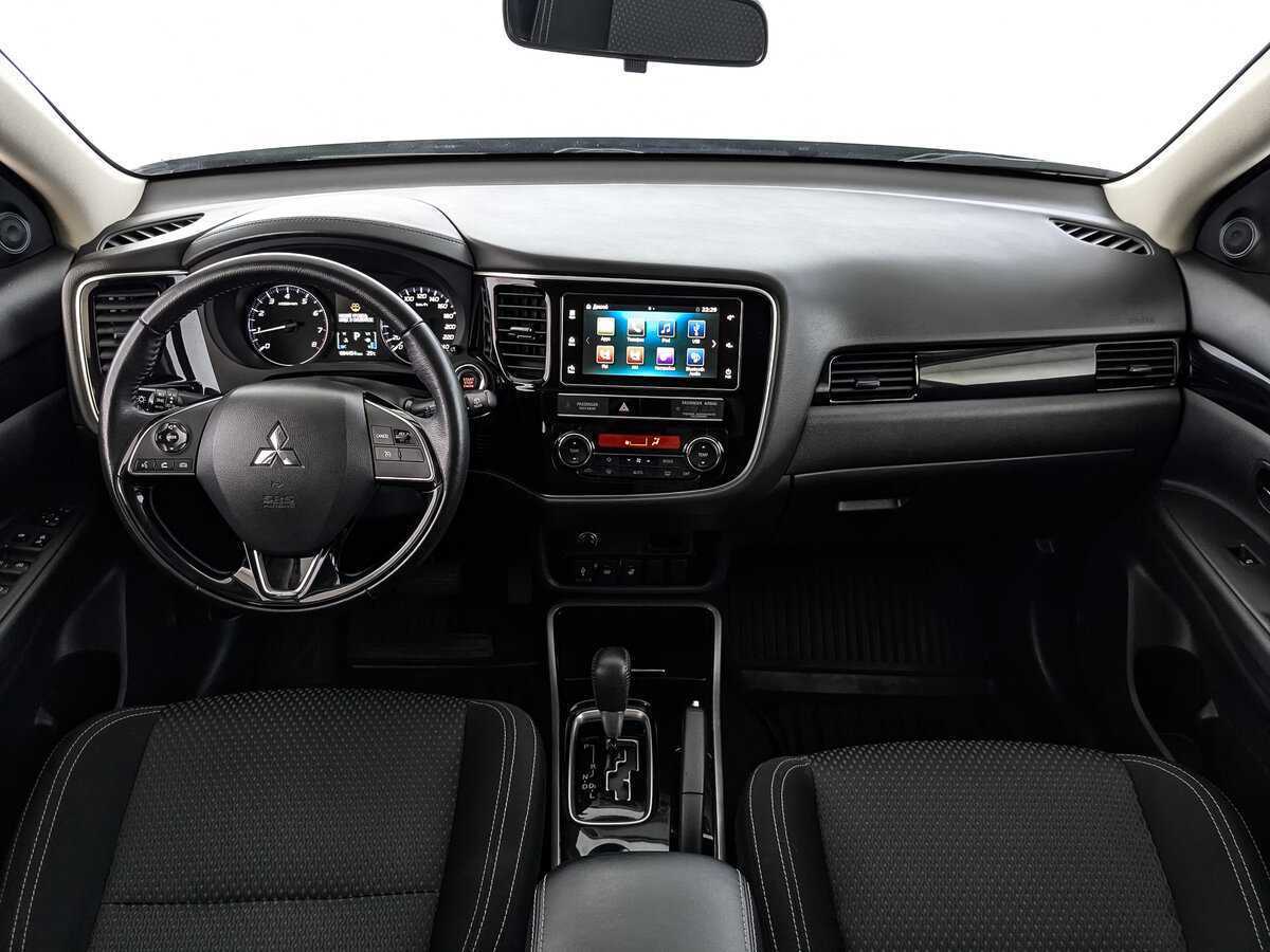 Mitsubishi Outlander с пробегом — 2019 год. Фото: #9