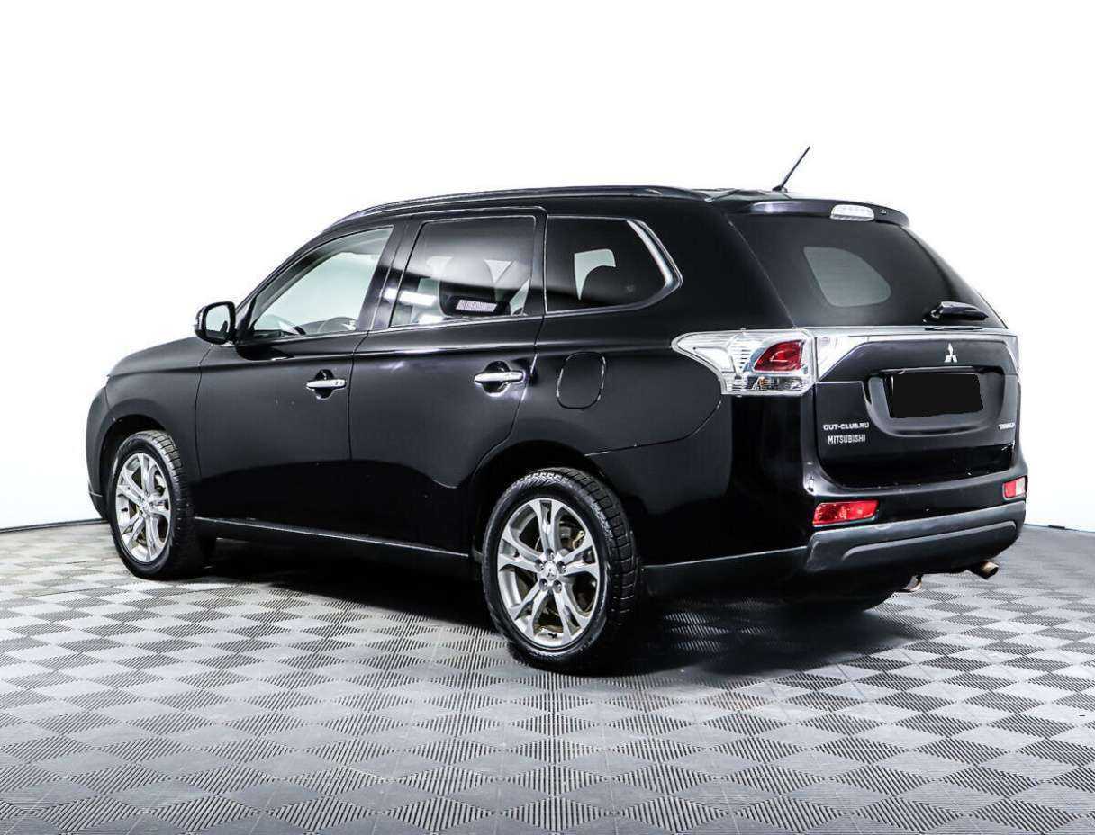 Mitsubishi Outlander с пробегом — 2012 год. Фото: #6
