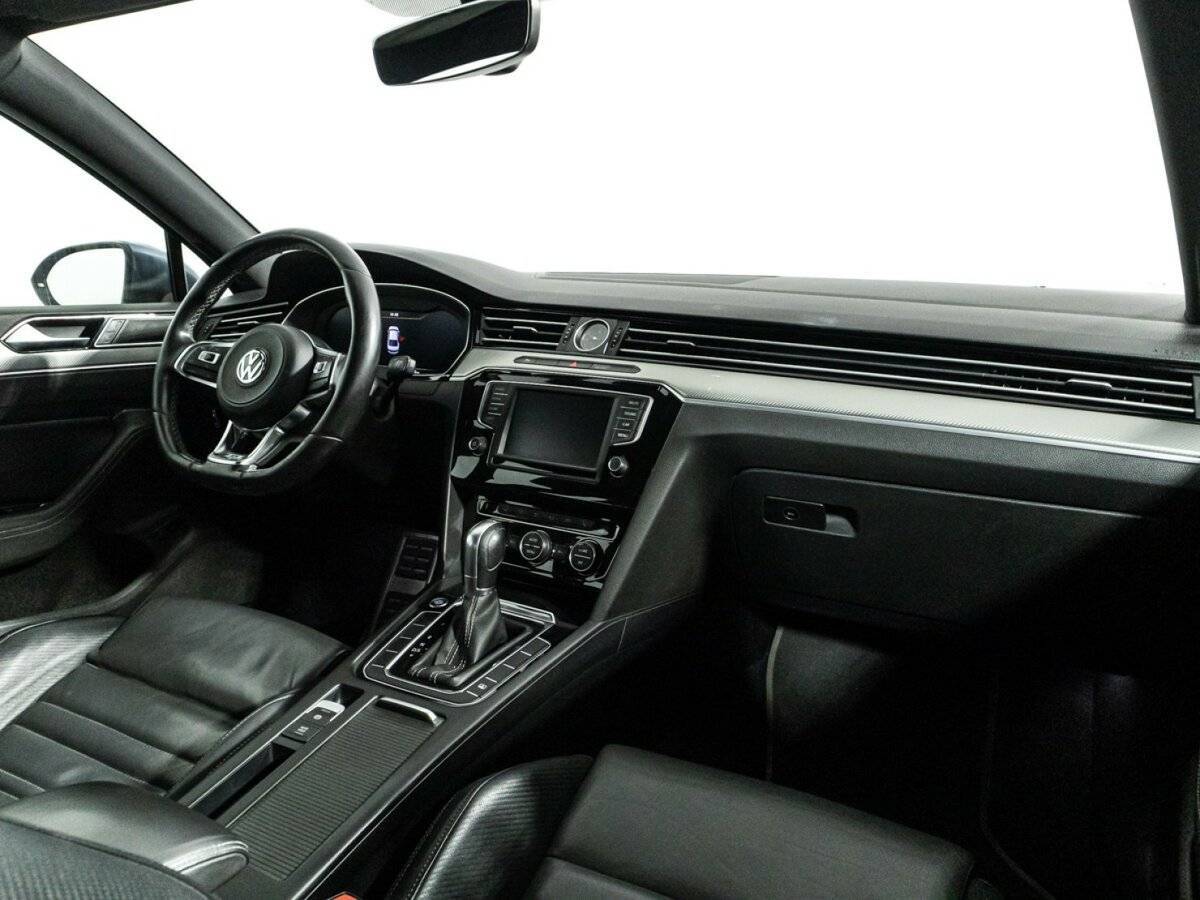 Volkswagen Passat с пробегом — 2017 год. Фото: #8
