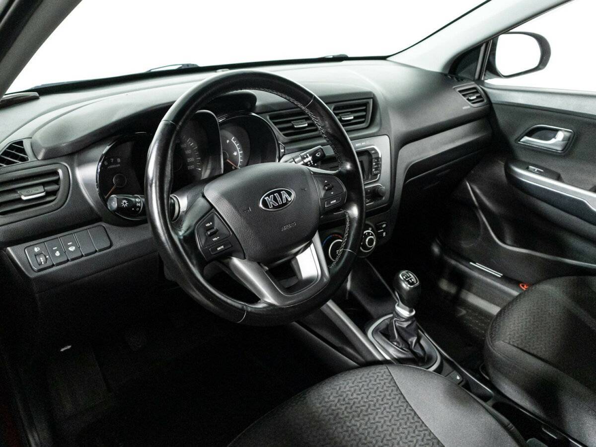 Kia Rio с пробегом — 2014 год. Фото: #10