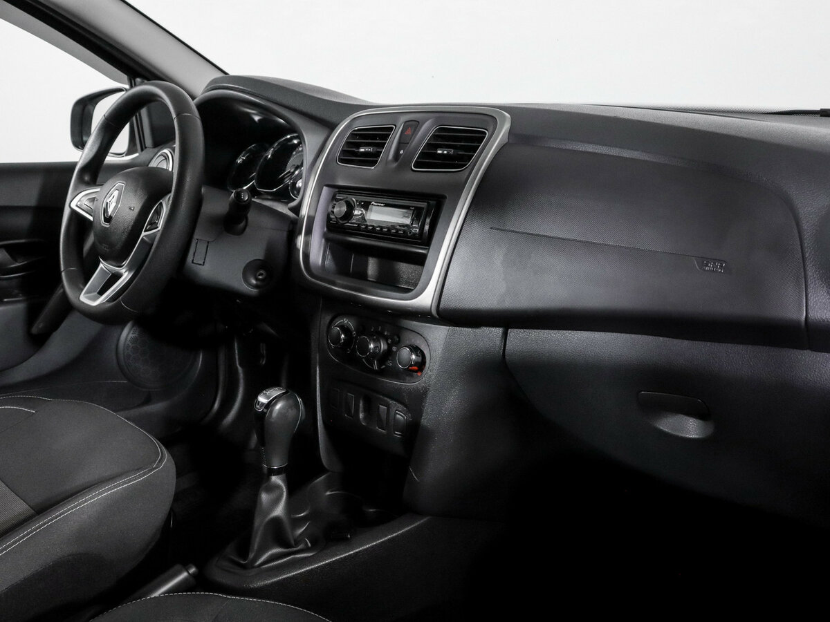 Renault Logan с пробегом — 2021 год. Фото: #6