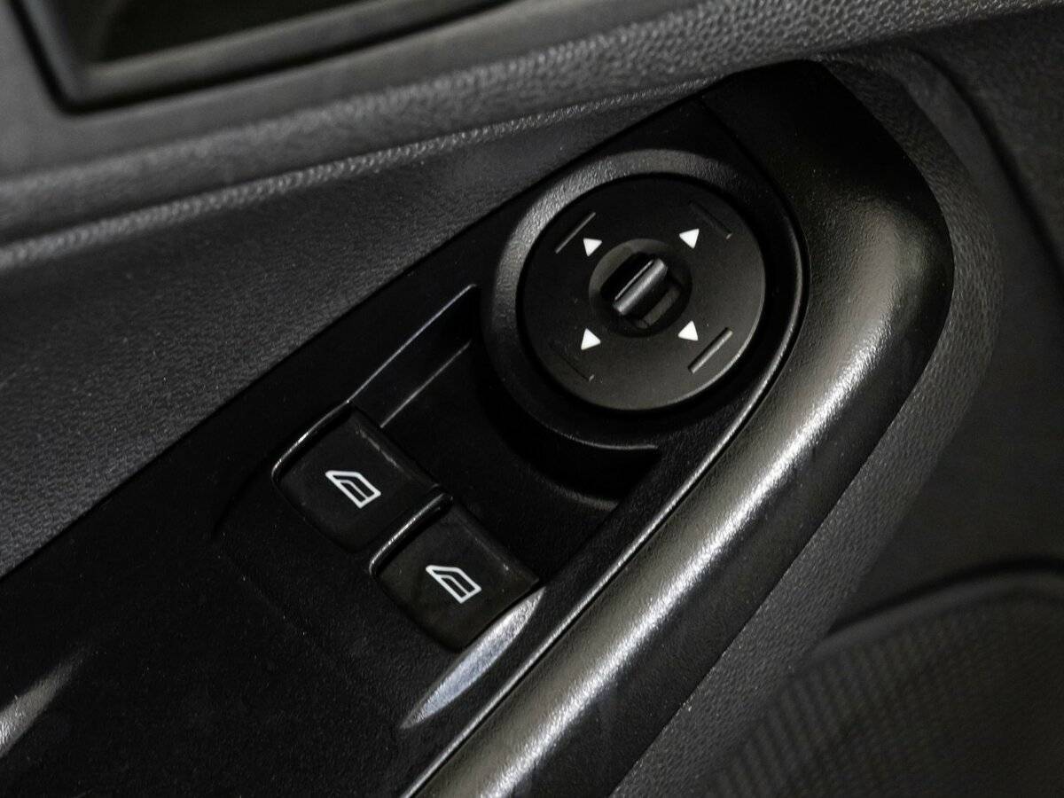 Ford Fiesta с пробегом — 2015 год. Фото: #14