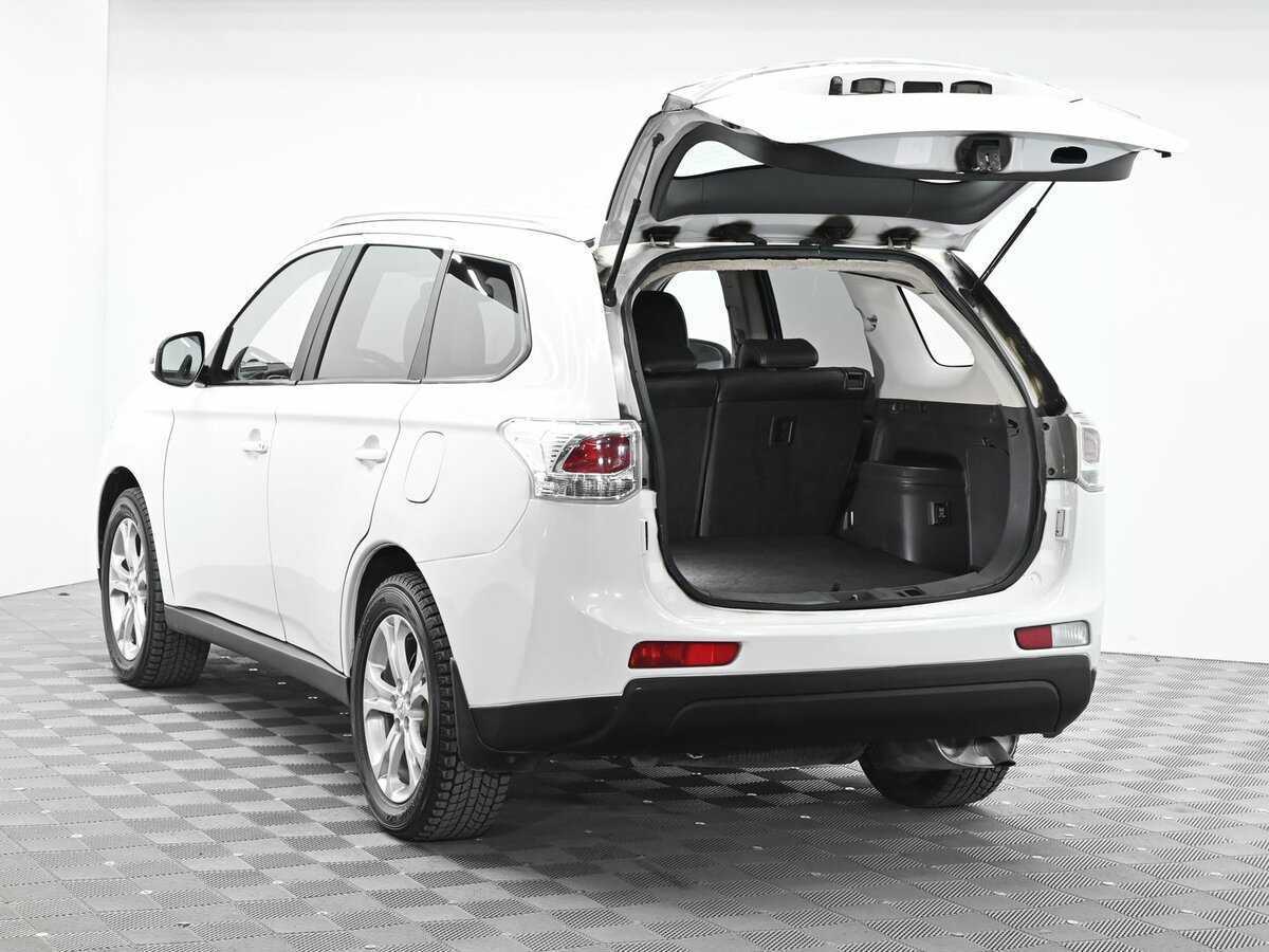 Mitsubishi Outlander с пробегом — 2012 год. Фото: #4