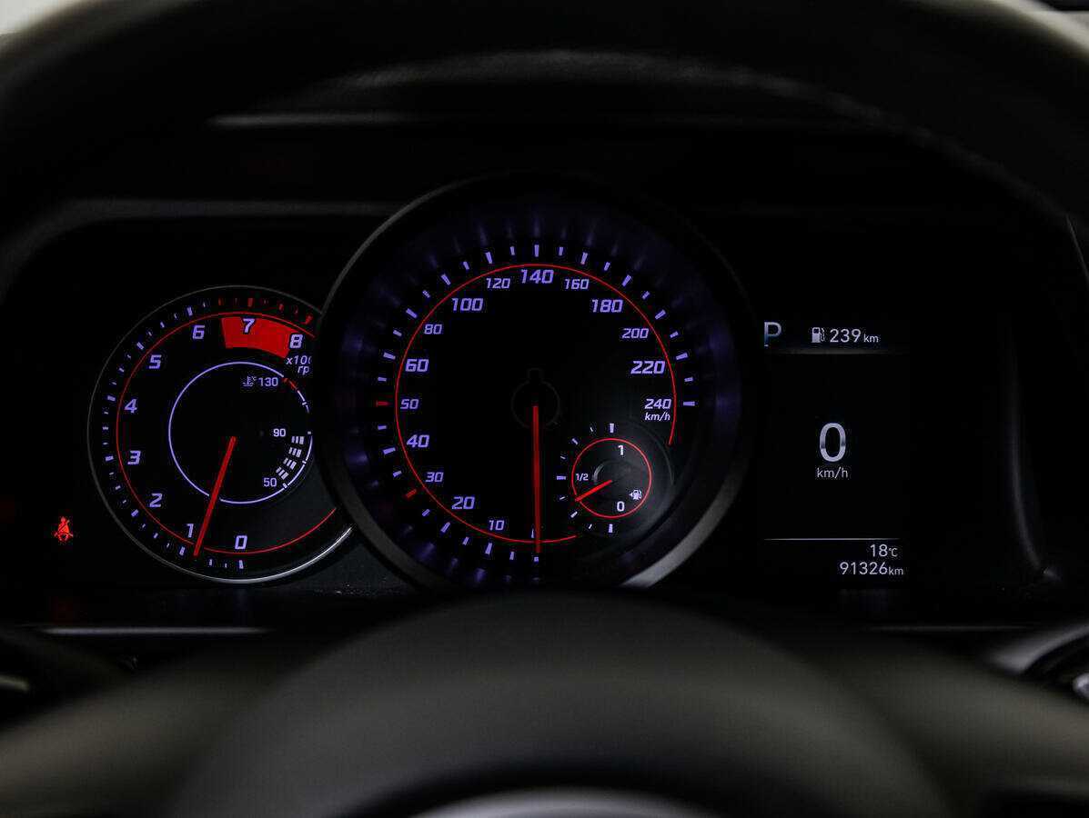 Hyundai Elantra с пробегом — 2020 год. Фото: #11