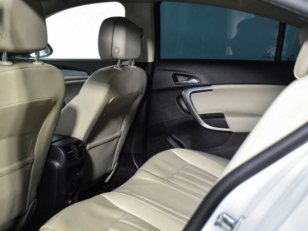 Opel Insignia с пробегом — 2014 год. Фото: #12