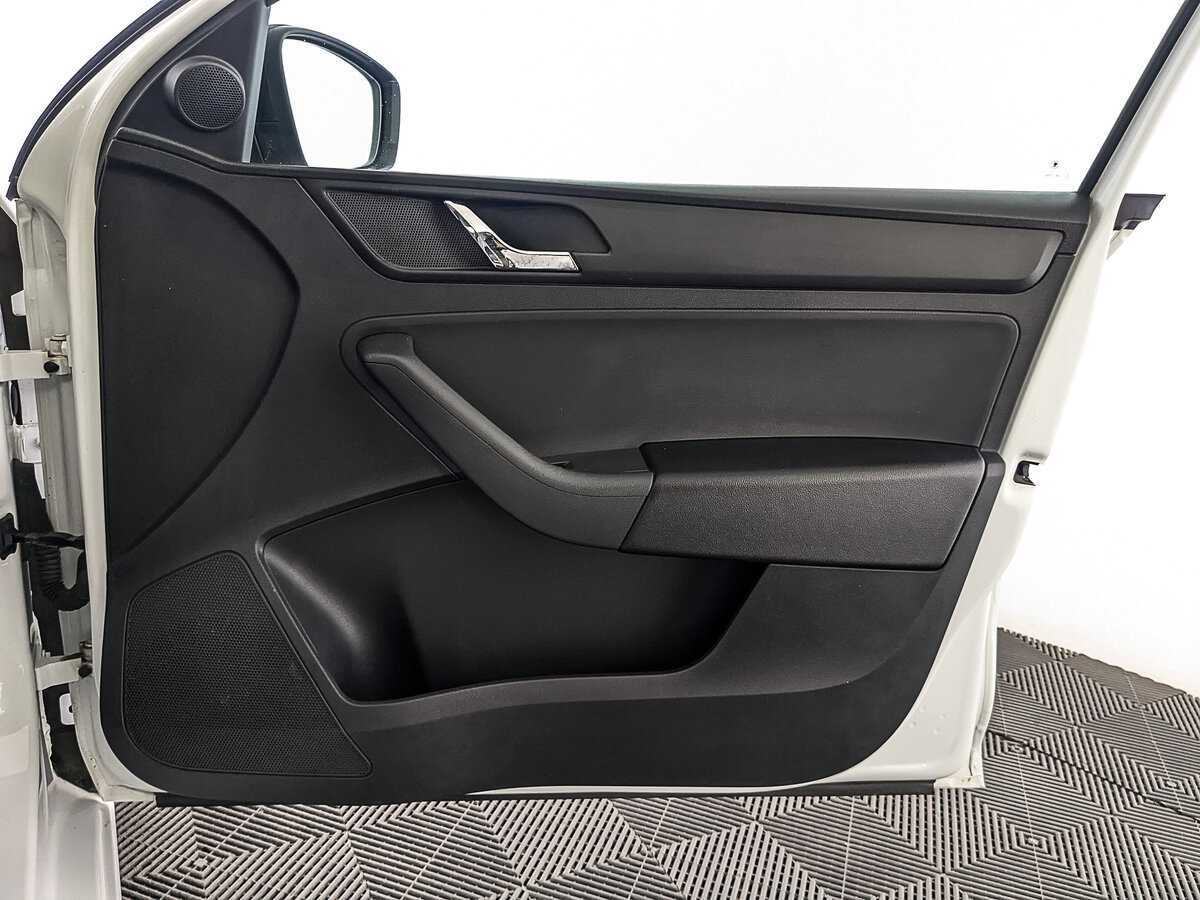 Skoda Rapid с пробегом — 2017 год. Фото: #21
