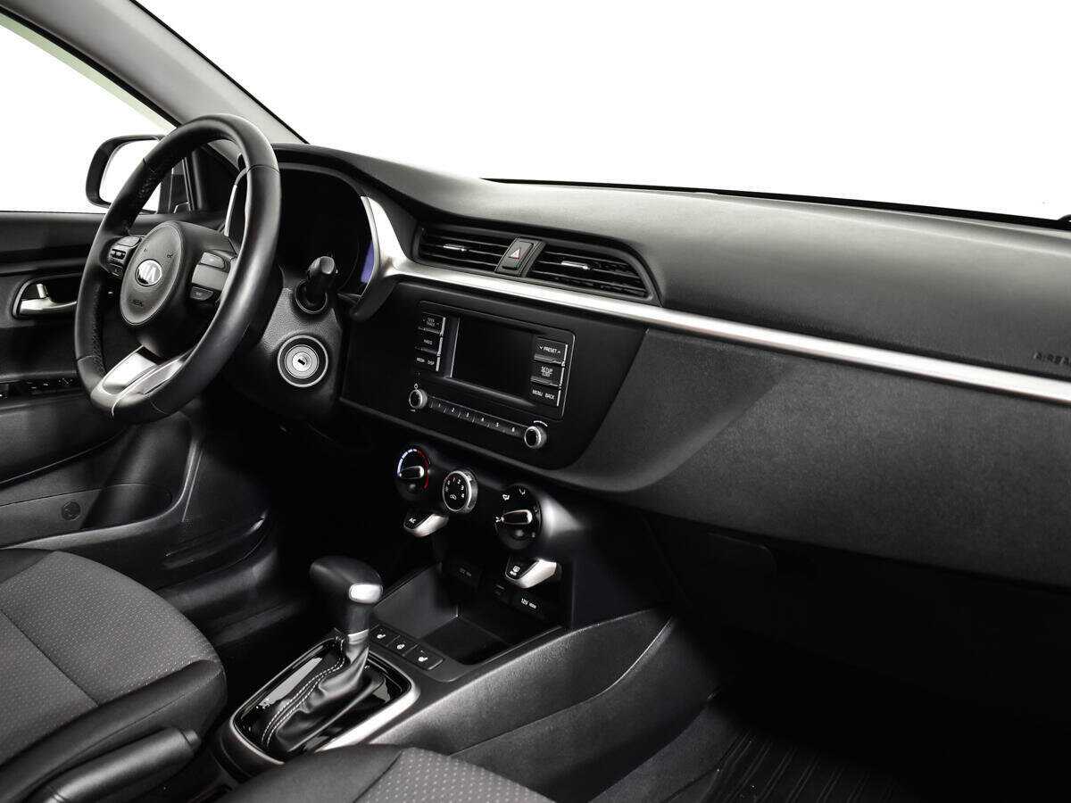 Kia Rio с пробегом — 2020 год. Фото: #8