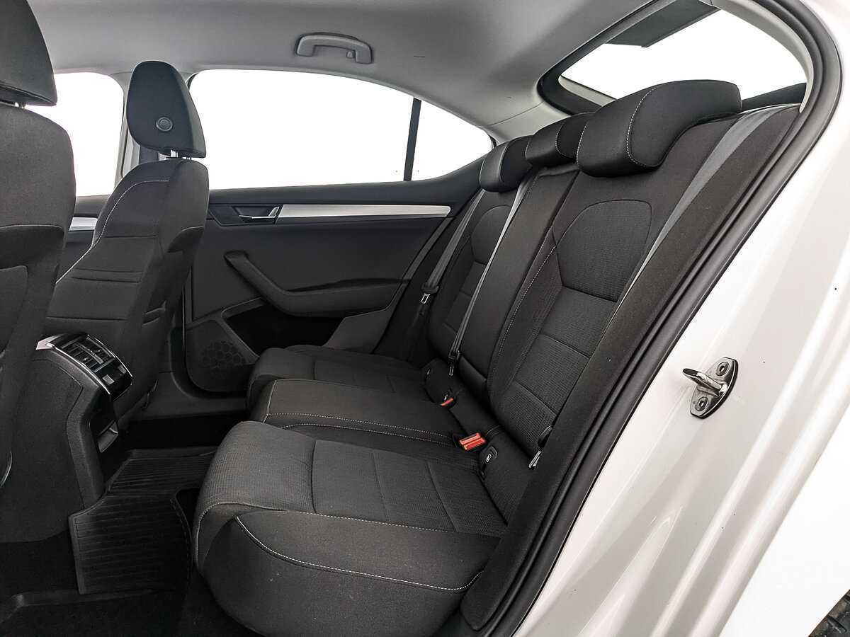 Skoda Superb с пробегом — 2017 год. Фото: #17