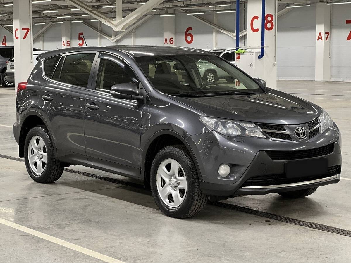 Toyota RAV4 с пробегом — 2013 год. Фото: #2