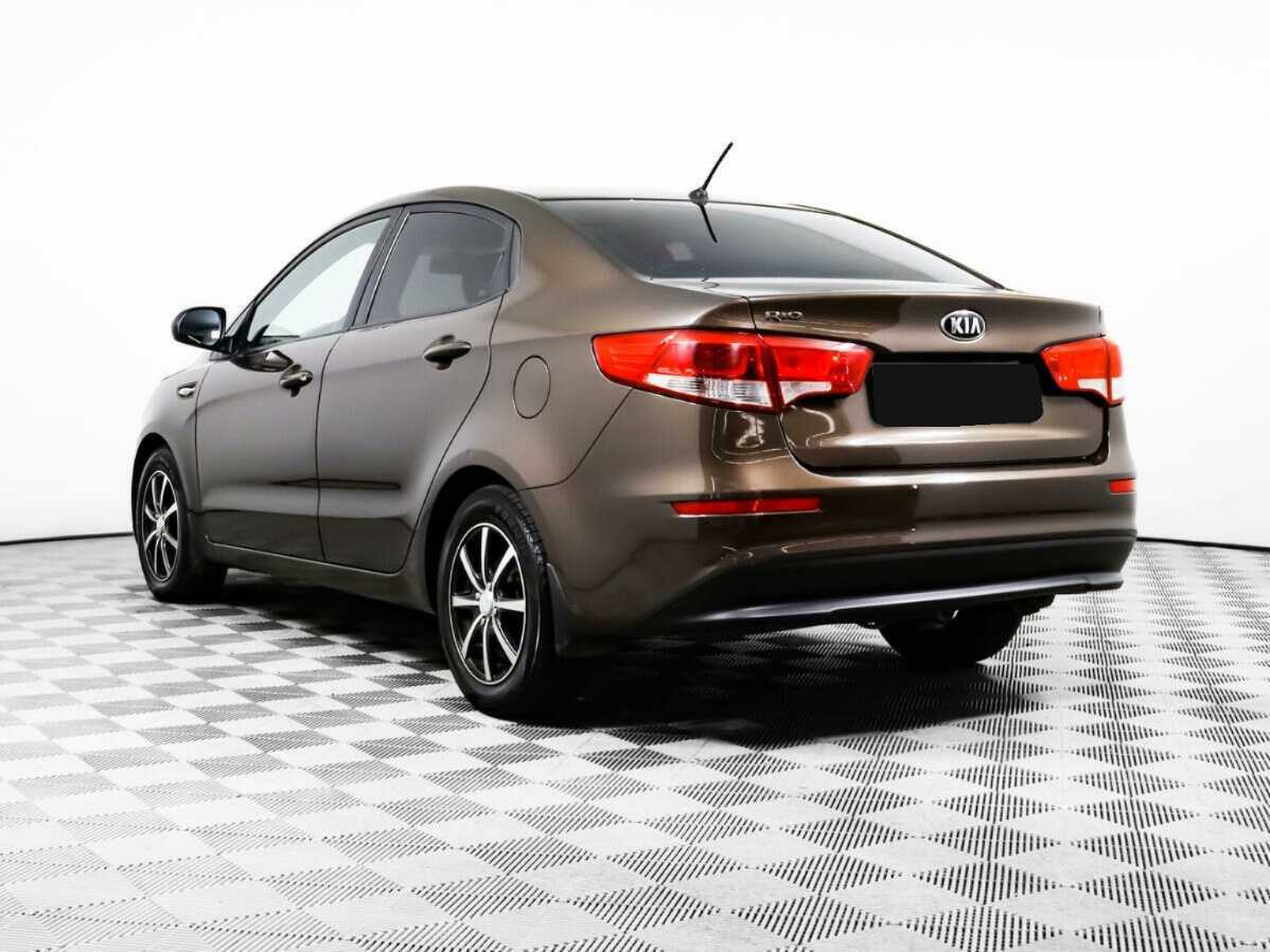 Kia Rio с пробегом — 2015 год. Фото: #5