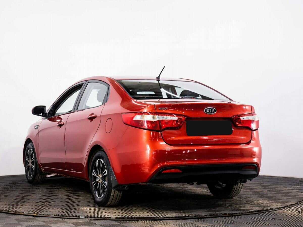 Kia Rio с пробегом — 2012 год. Фото: #3
