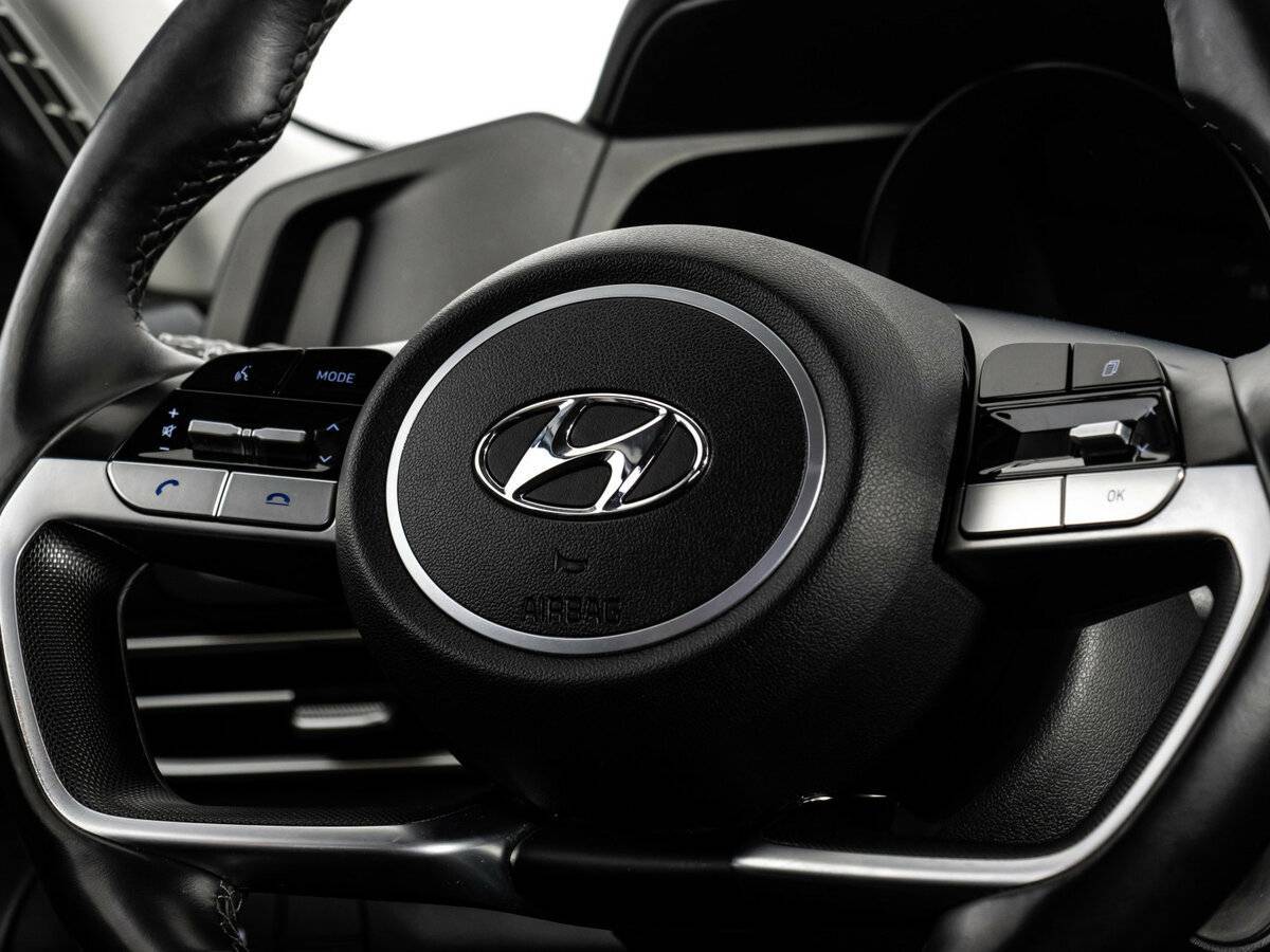 Hyundai Elantra с пробегом — 2021 год. Фото: #13