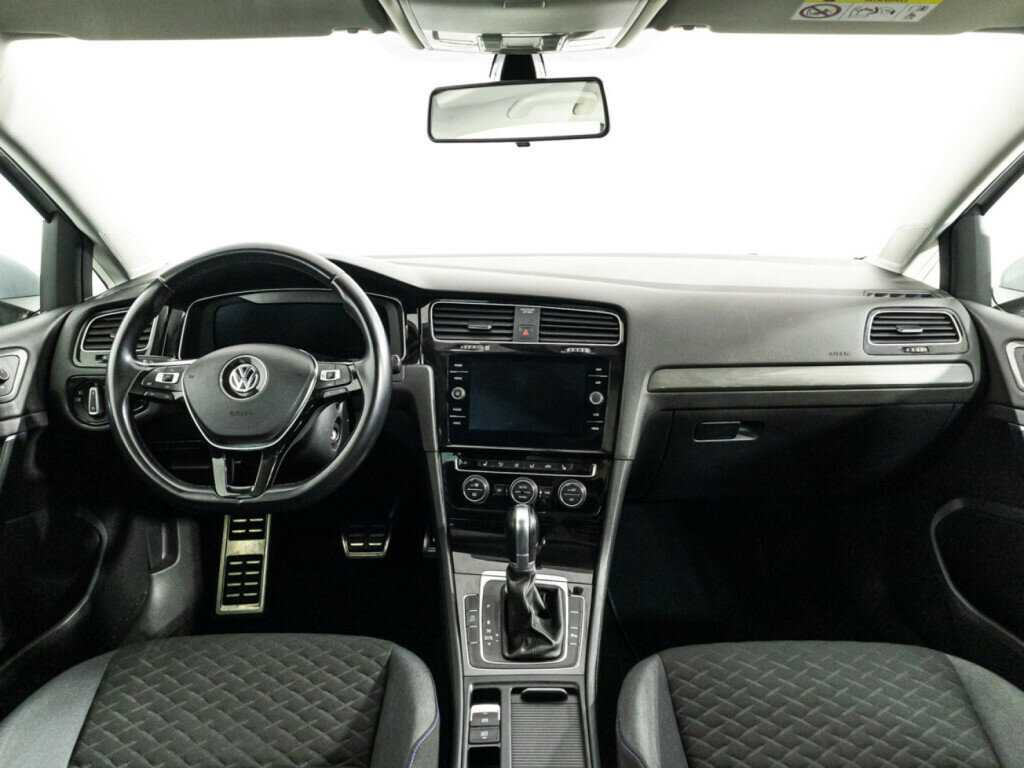 Volkswagen Golf с пробегом — 2018 год. Фото: #12