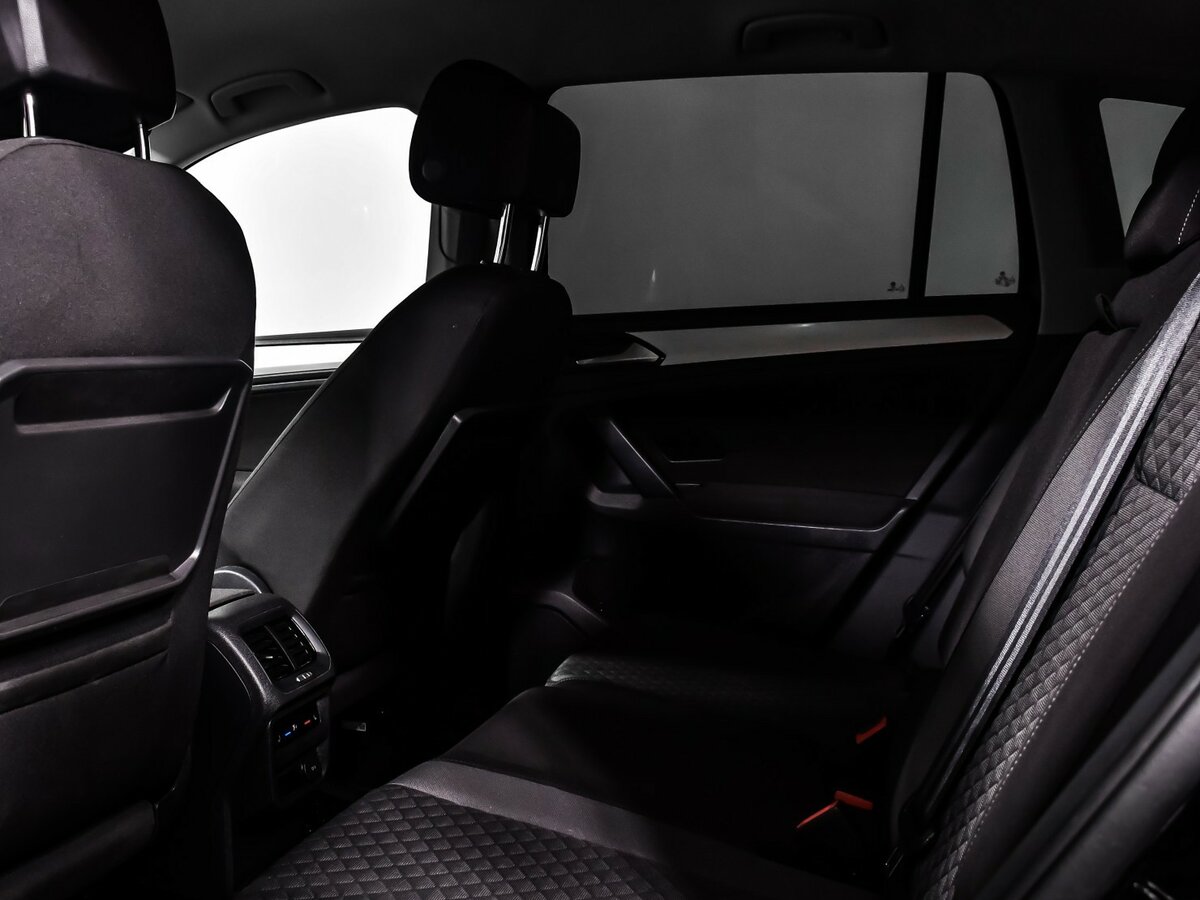 Volkswagen Tiguan с пробегом — 2017 год. Фото: #12