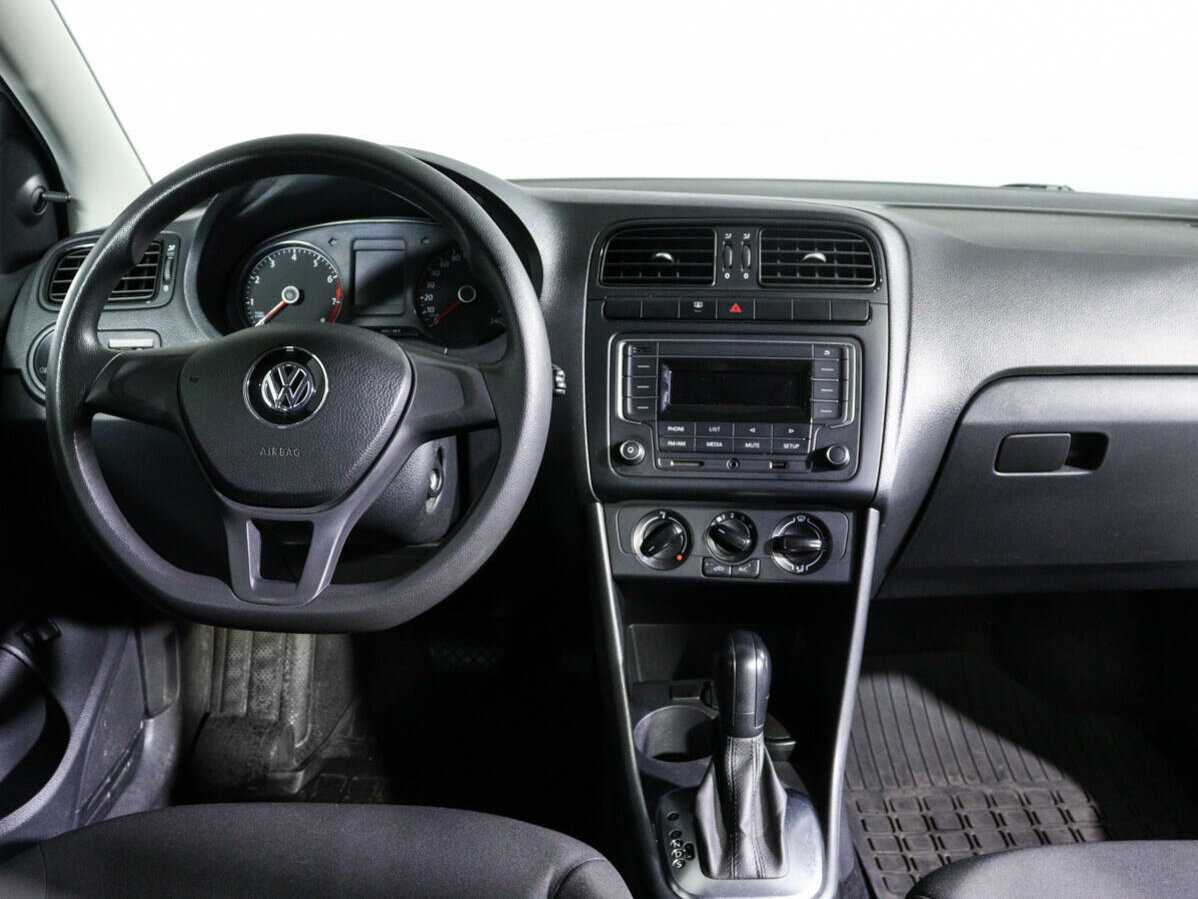 Volkswagen Polo с пробегом — 2019 год. Фото: #9