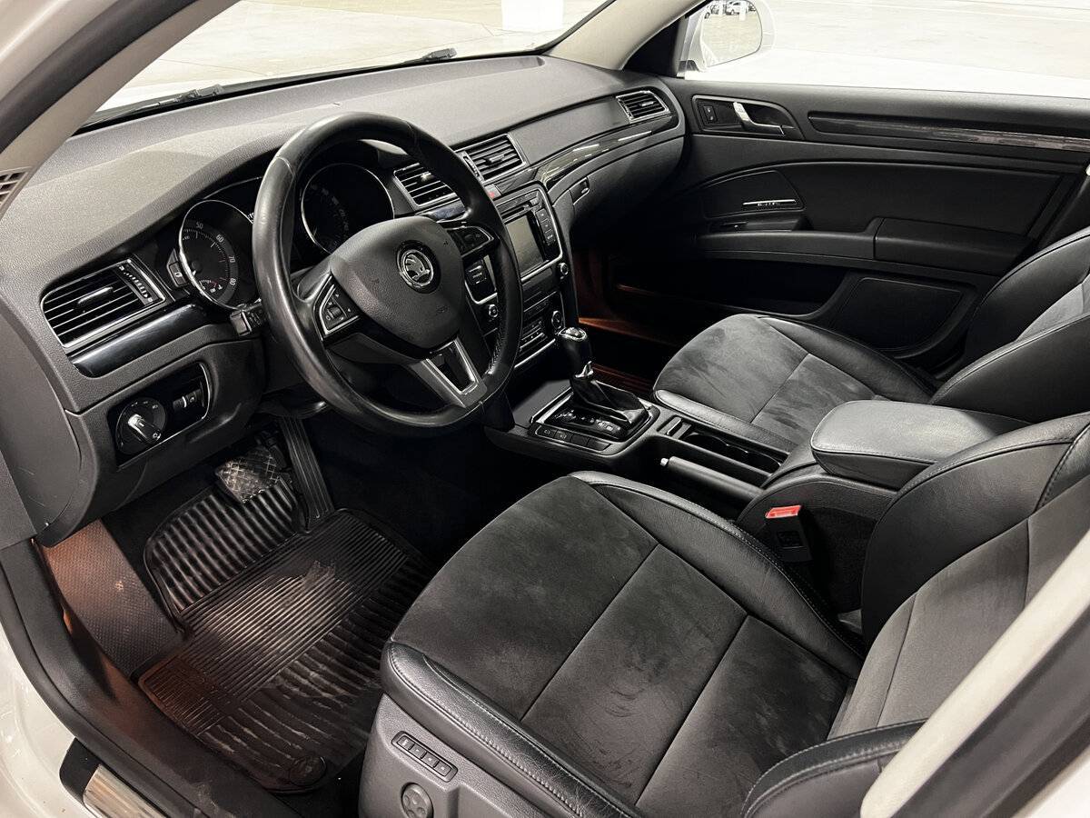 Skoda Superb с пробегом — 2014 год. Фото: #15