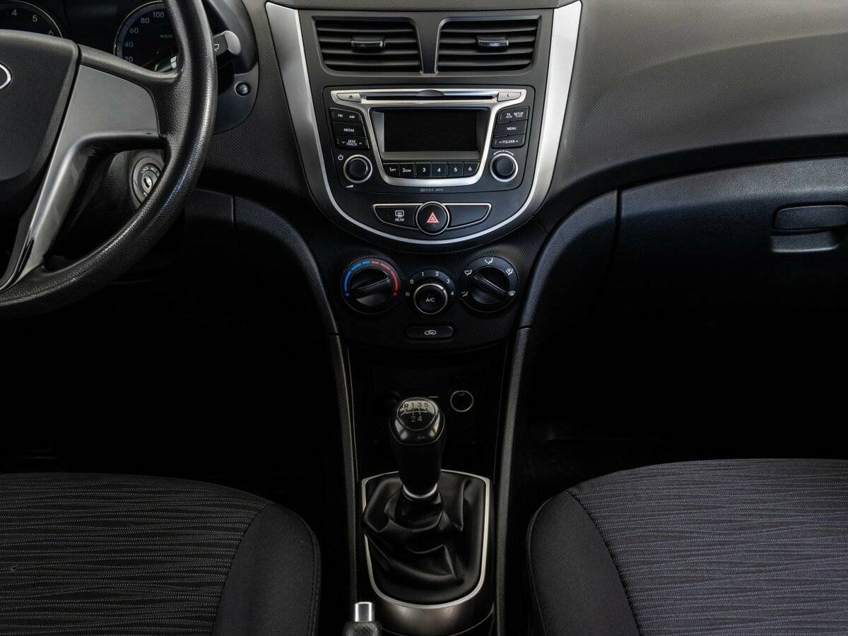 Hyundai Solaris с пробегом — 2016 год. Фото: #8