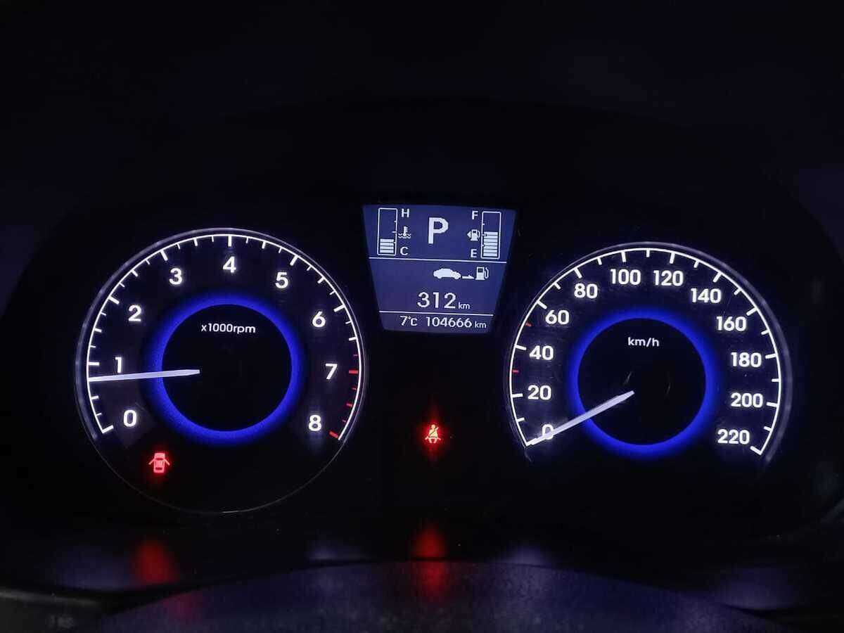 Hyundai Solaris с пробегом — 2016 год. Фото: #11