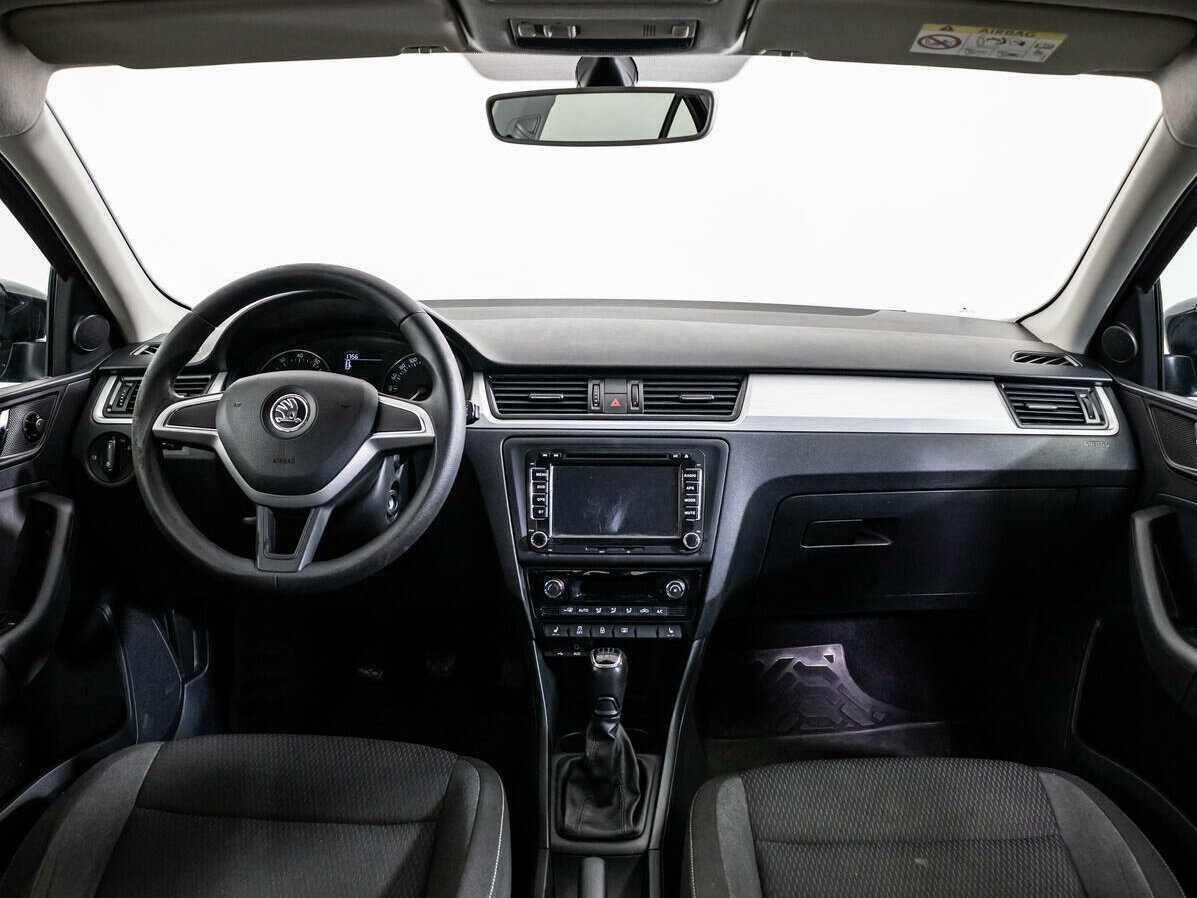 Skoda Rapid с пробегом — 2016 год. Фото: #10