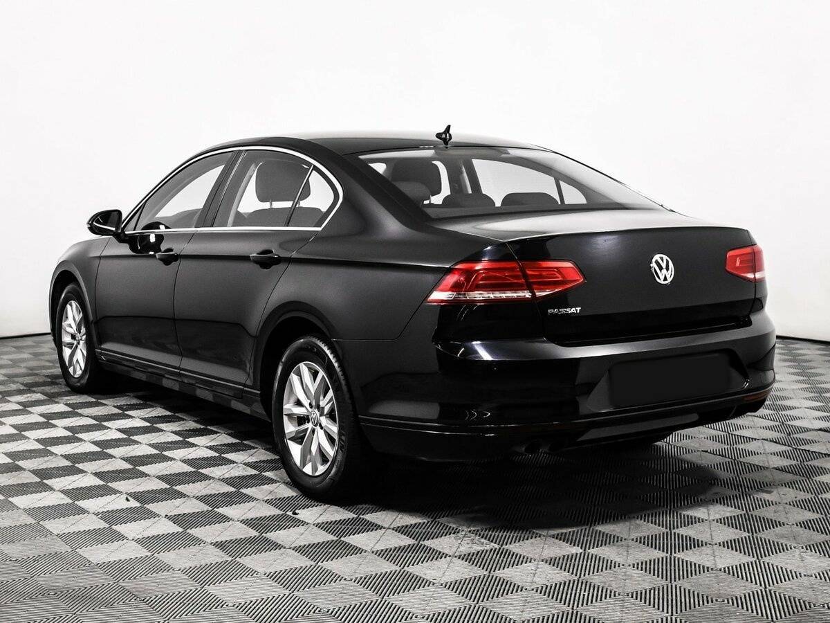 Volkswagen Passat с пробегом — 2018 год. Фото: #6